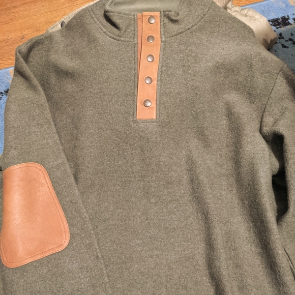 SOLD Mens pullover sweater - Picture 1 of 2